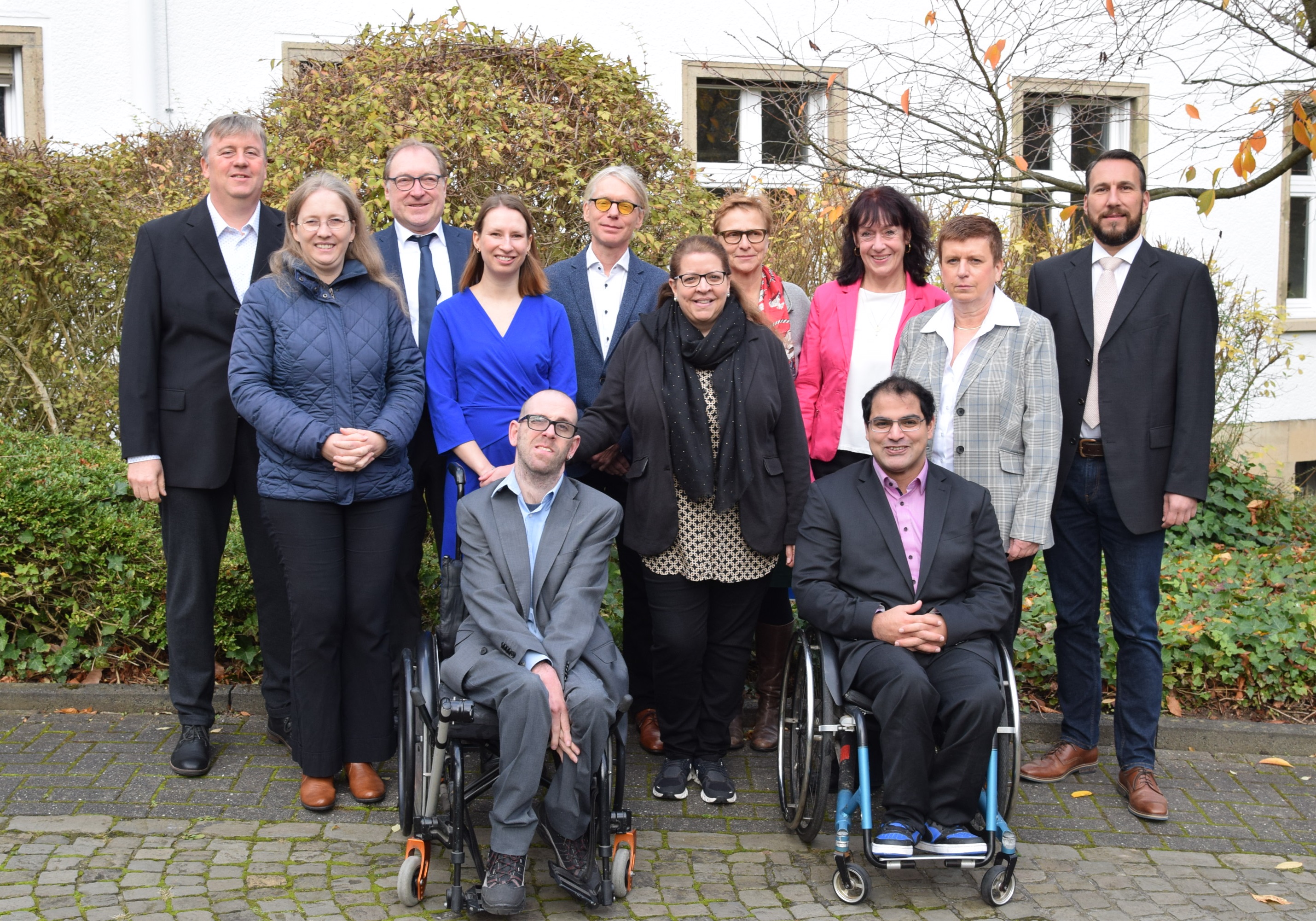 Das neue Teamfoto des Arbeitgeber-Services für schwerbehinderte Akademiker (Quelle: ZAV - Bundesagentur für Arbeit) Das neue Teamfoto des Arbeitgeber-Services für schwerbehinderte Akademiker